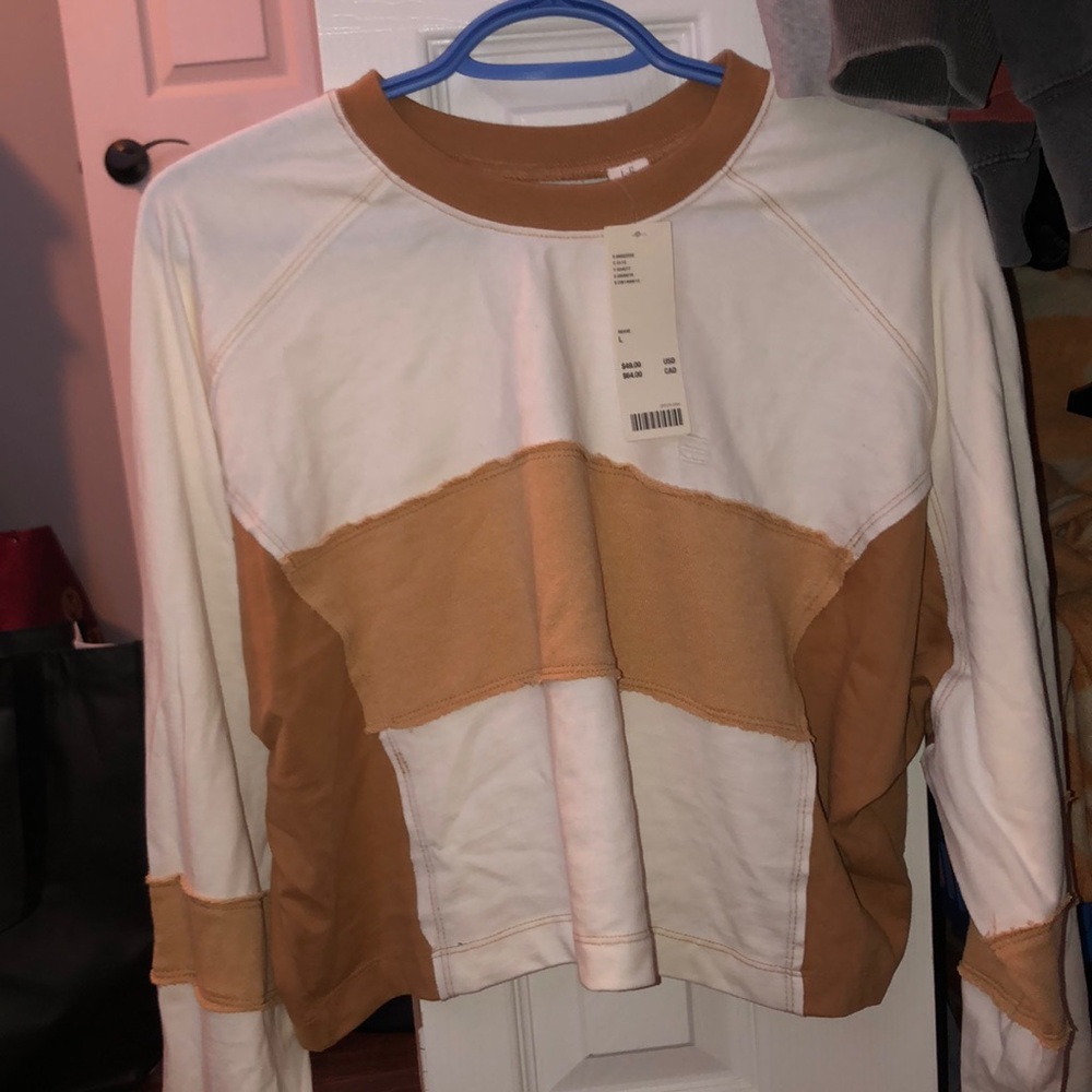 BDG woman’s cropped long sleeve
